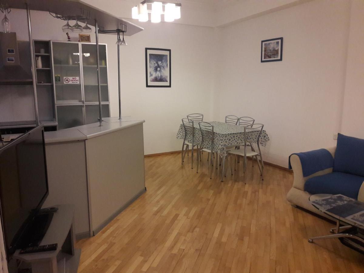 I See The Sea Nefchilyar Avenue 2 Bedroom Baku Exterior photo