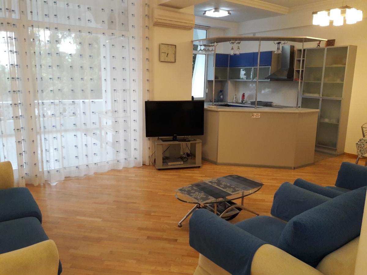 I See The Sea Nefchilyar Avenue 2 Bedroom Baku Exterior photo